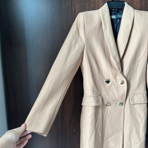 ZARA Tan Long Influencer Blazer Gold Buttons - Picture 4 of 8